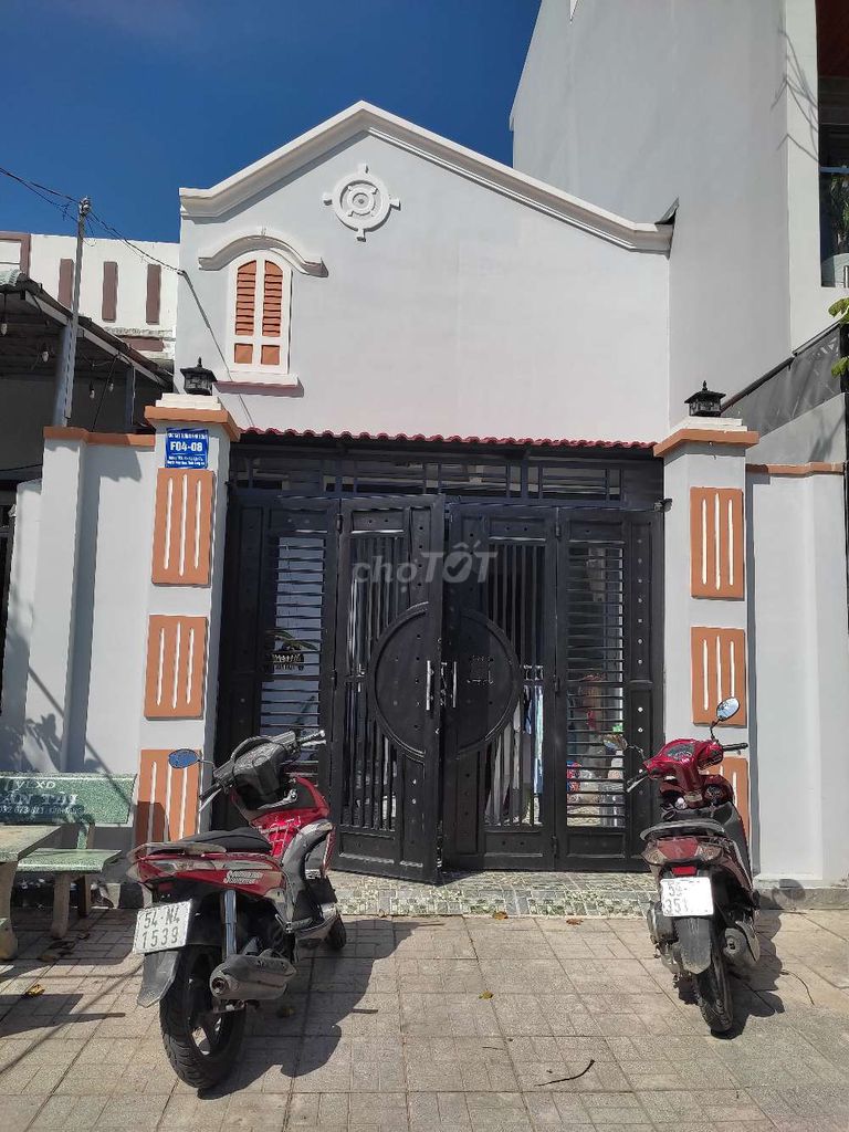 Bán Nhà cấp 4, mới xây, đừờng trước nhà 8m vỉa hè 3m khu Cát Tường Phú Sinh