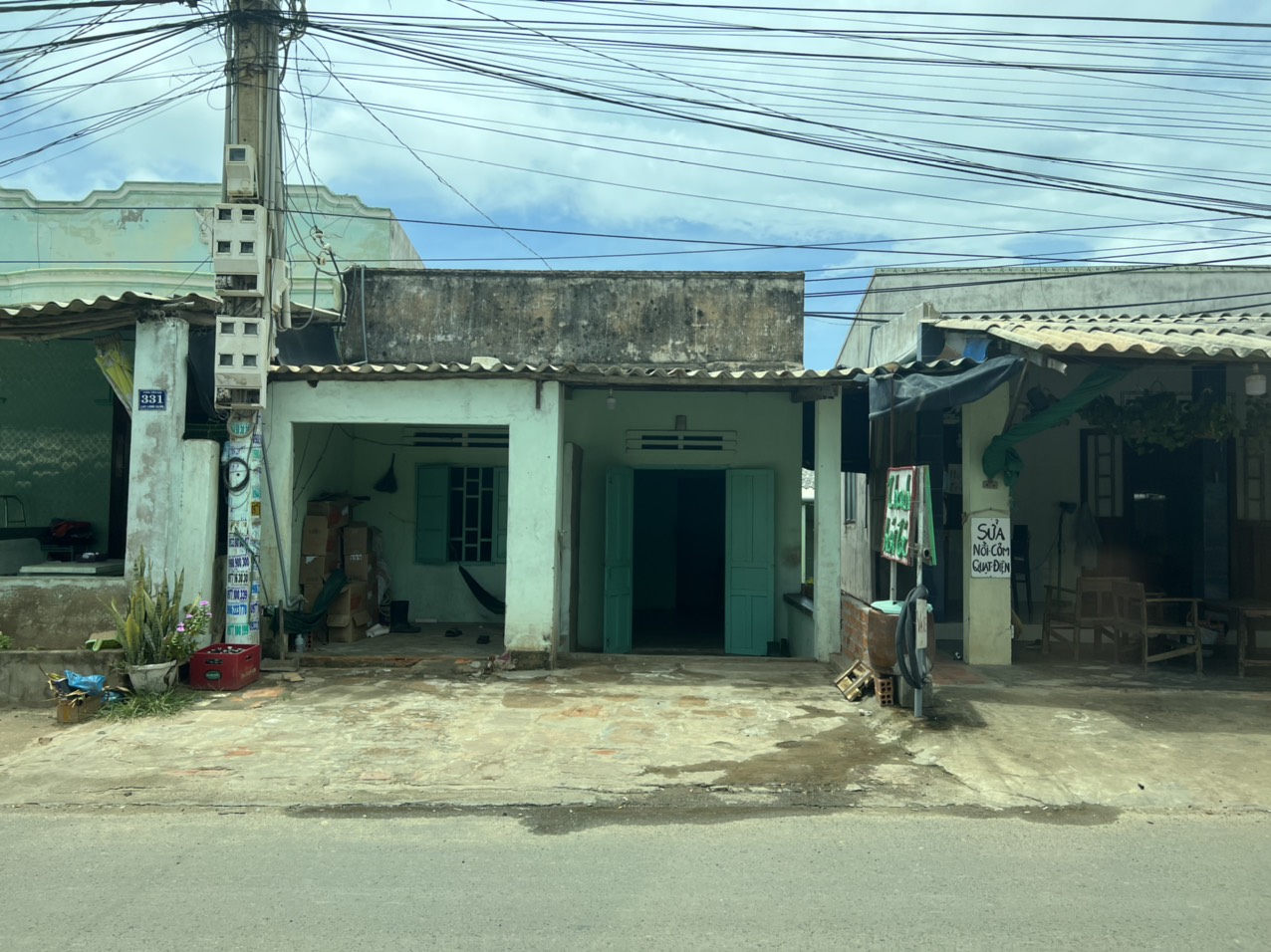 Bán Nhà đất gần mặt tiền Lạc Long Quân, ngay khu dân cư, bên biển Tiến Thành, cách Novaworld chỉ 3km.