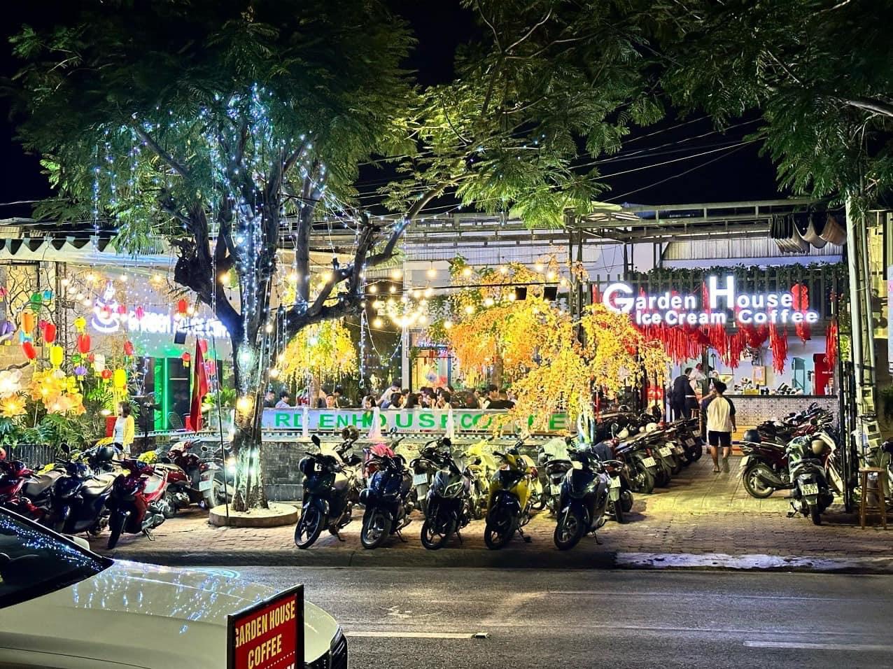 ĐỊNH CƯ NƯỚC NGOÀI CẦN BÁN GẤP NHÀ ĐẤT MẶT TIỀN 15*28 ĐANG KINH DOANH QUÁN CAFE, 15 TỶ