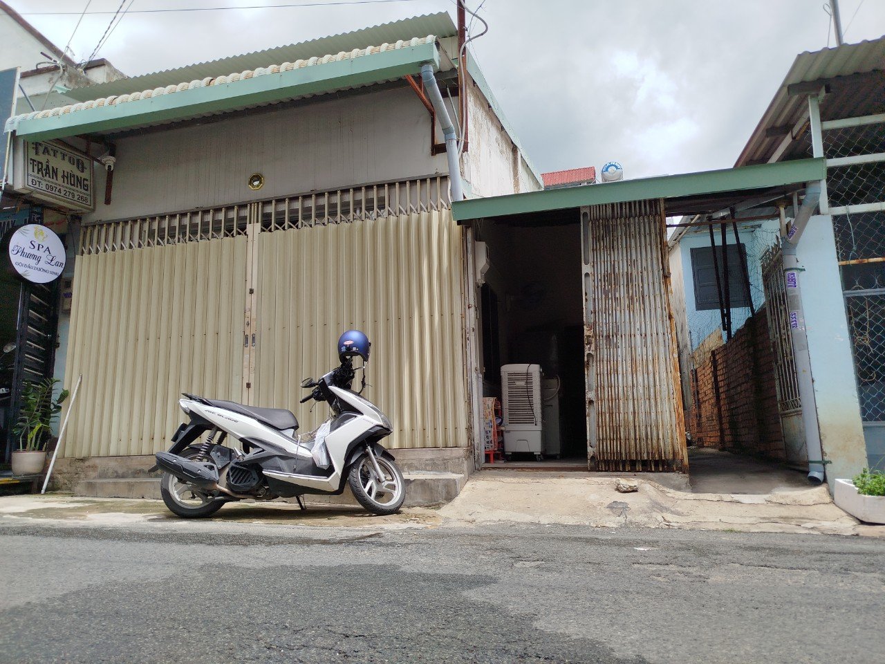 Cần bán gấp nhà riêng, gần ngay ngã tư Tân Phong, vị trí siêu đẹp