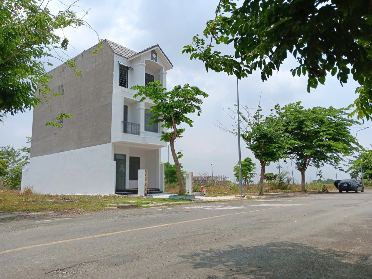 Chủ cần bán 01 căn Shophouse tại khu đô thị Long Hưng